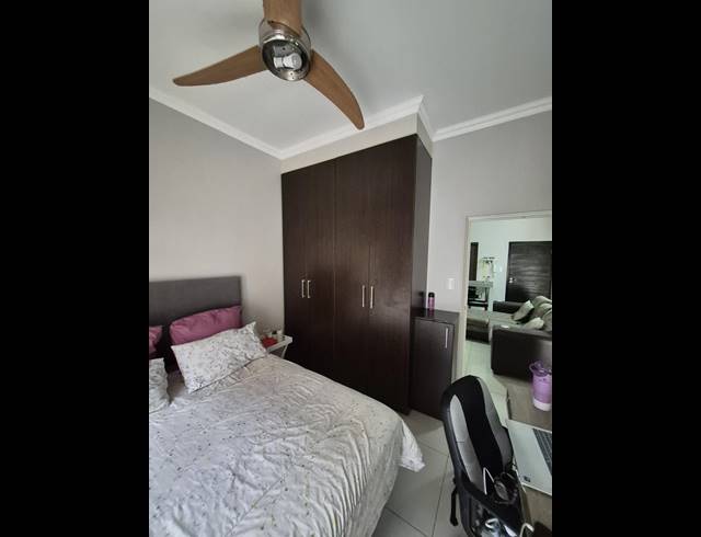 2 BEDROOM APARTMENT FOR SALE IN UMHLANGA RIDGE